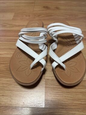 boc White Multi-Strap Women's Sandals with Tan Footbed